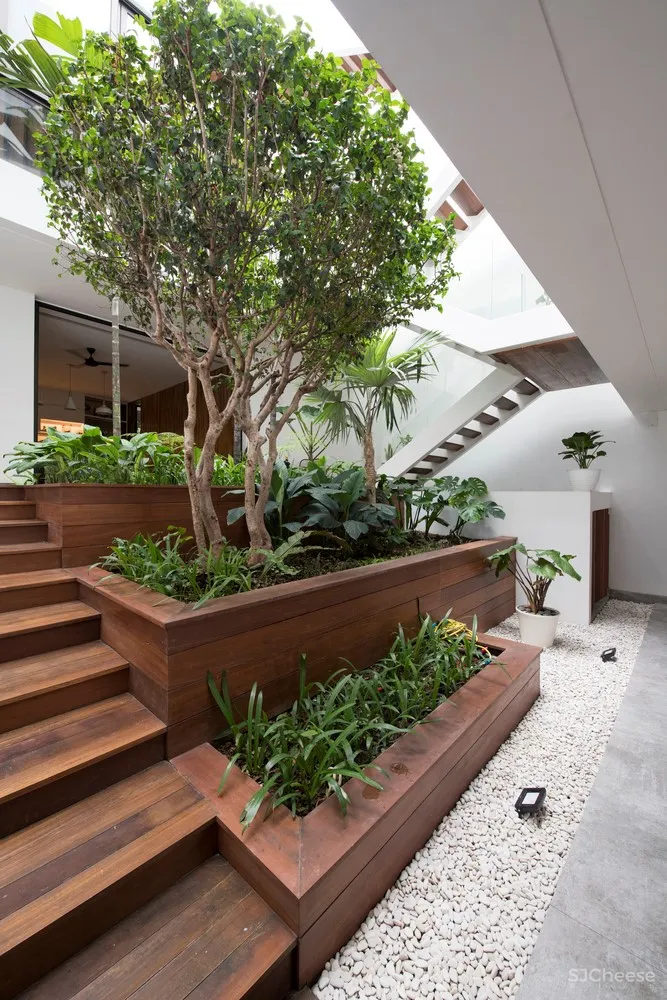 哈里曼住宅，内置庭院的纯白住宅／W Office