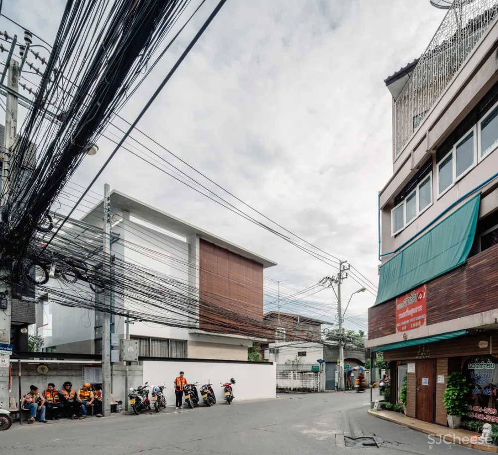 FLAT12x | 古典与现代结合的泰国住宅 Bird Bom House