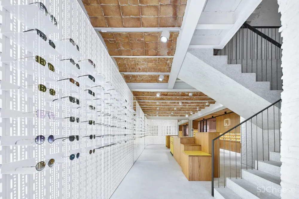 地方特色和品牌美学的结合，巴塞罗那MYKITA眼镜店