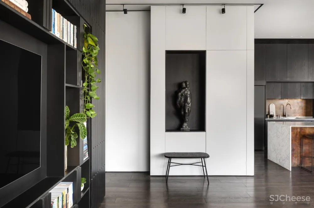 现代质感公寓丨哑光黑的背景墙太有线条感