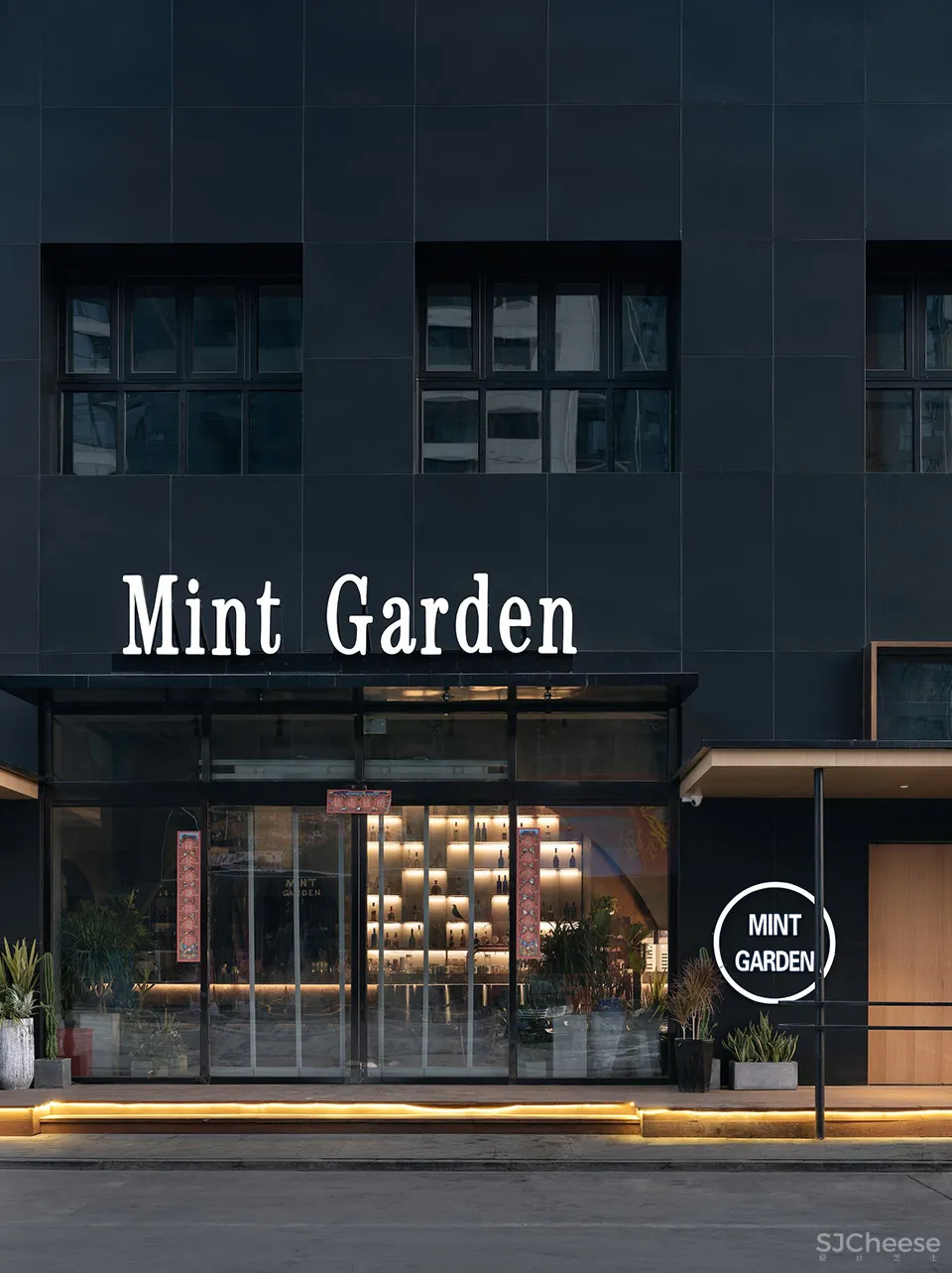 简单、酷、有质感,河北薄荷花园酒吧 侯天天 李成 刘晓鲁