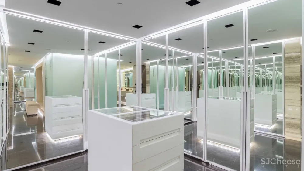 迪拜 3500m² 顶层复式,售价 2.5 亿丨竟是这种简约范儿