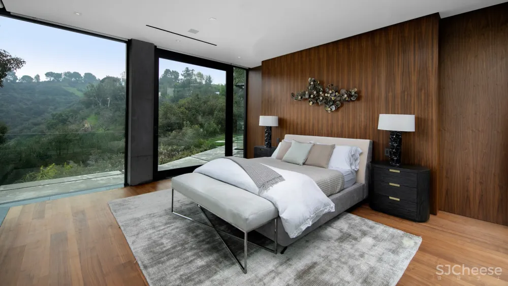 被130棵活了250年古橡树包围的现代住宅丨每天关门窗花40分钟