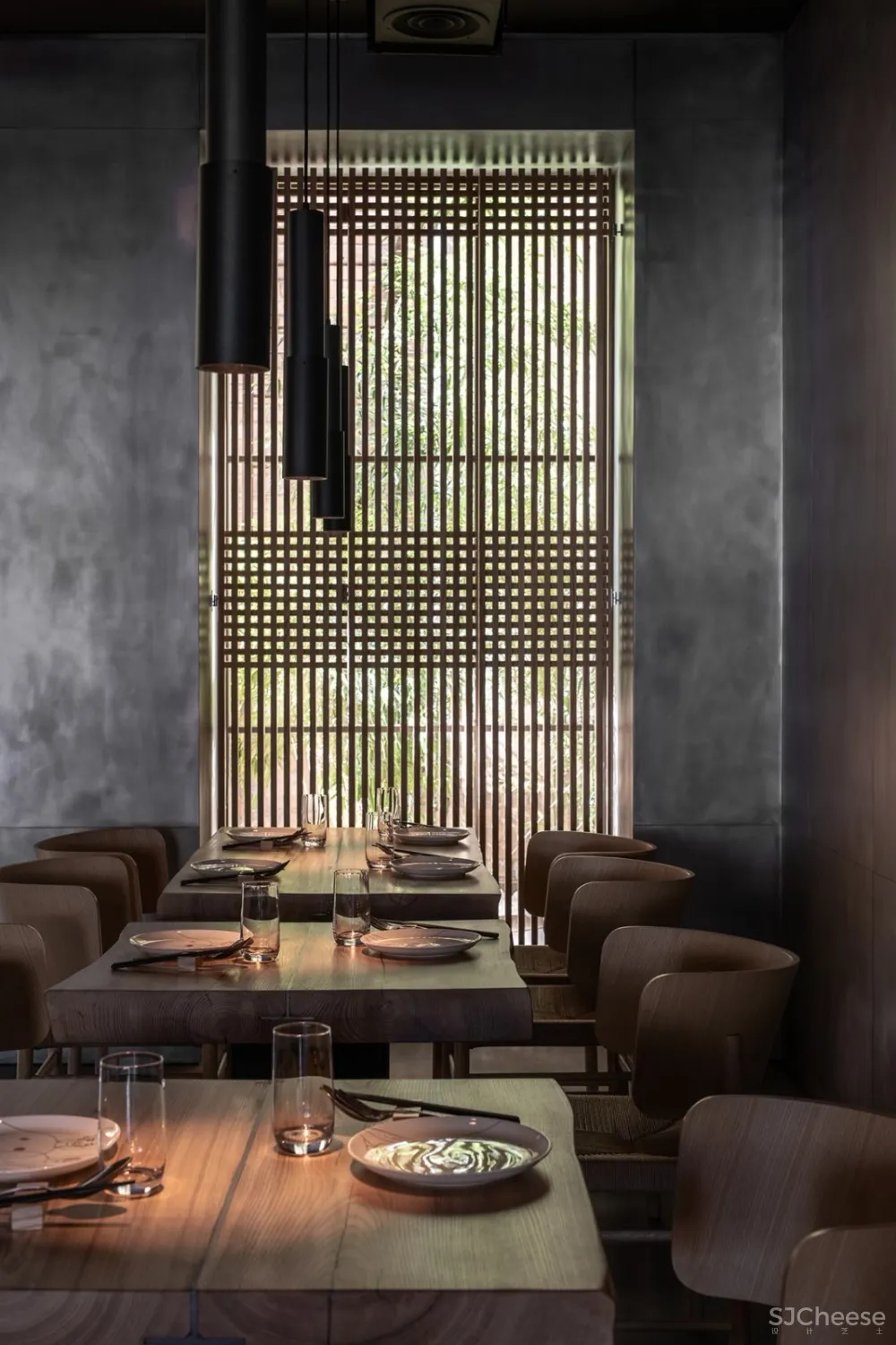 这4个主题餐厅丨天花板设计的太夸张了