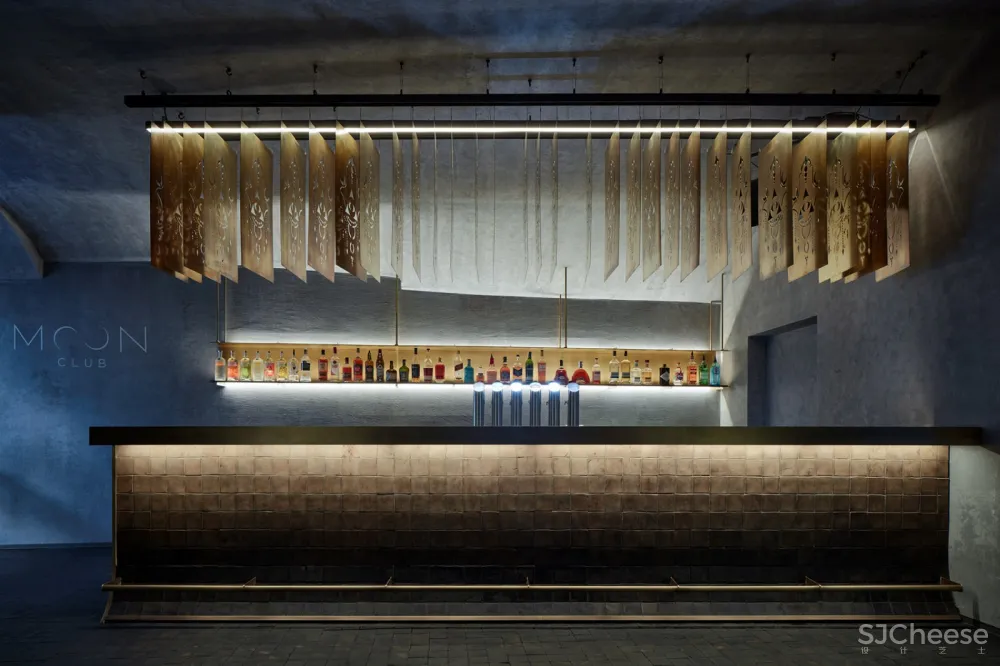 捷克布拉格一家神秘的Moon俱乐部