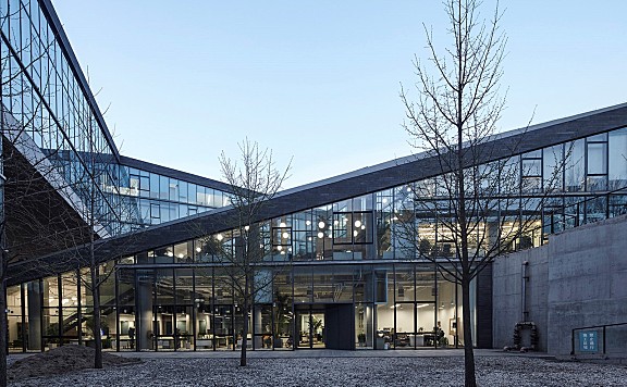 实力文化数码庄园办公楼，北京 / 艾迪尔