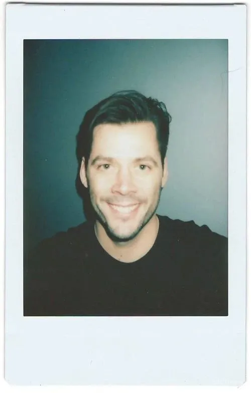 被130棵活了250年古橡树包围的现代住宅丨每天关门窗花40分钟