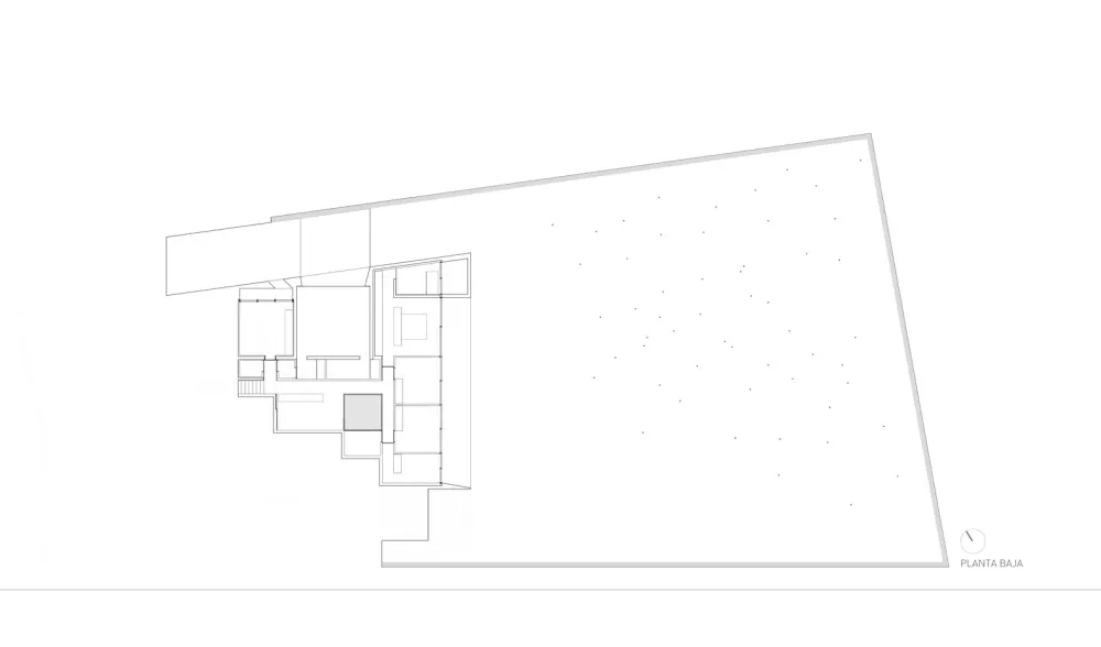 斜坡上的混凝土块 / Pereda Pérez Arquitectos