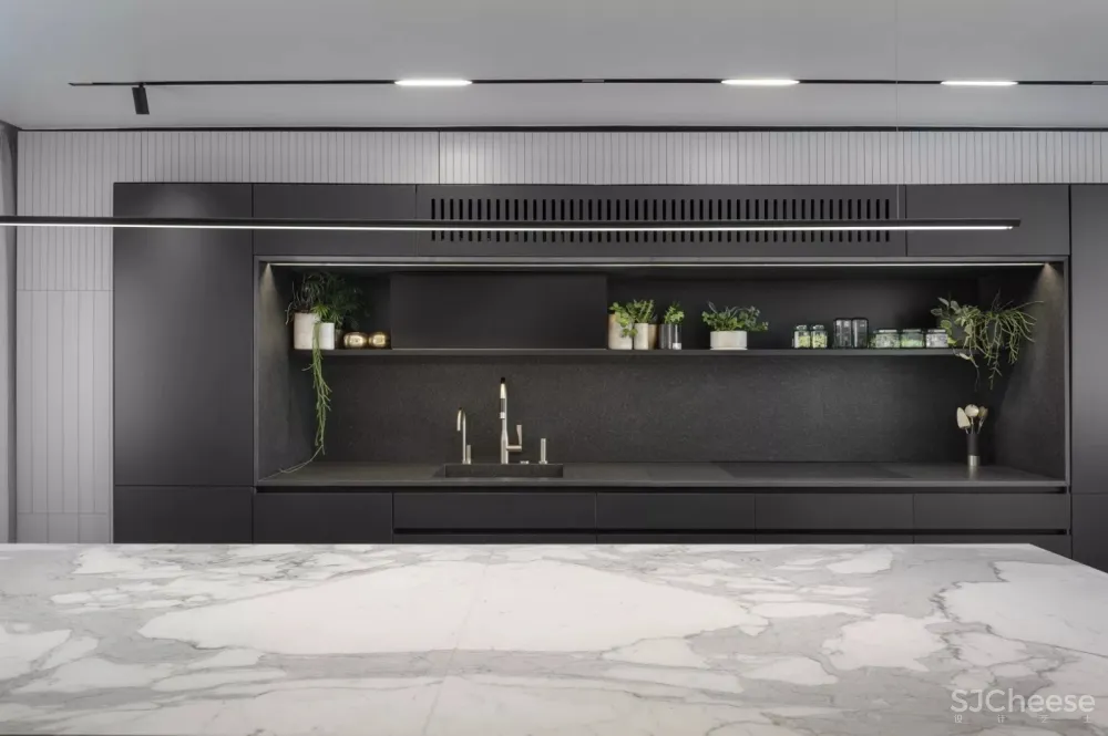 黑白灰品质感大宅 Aviram Kushmirski