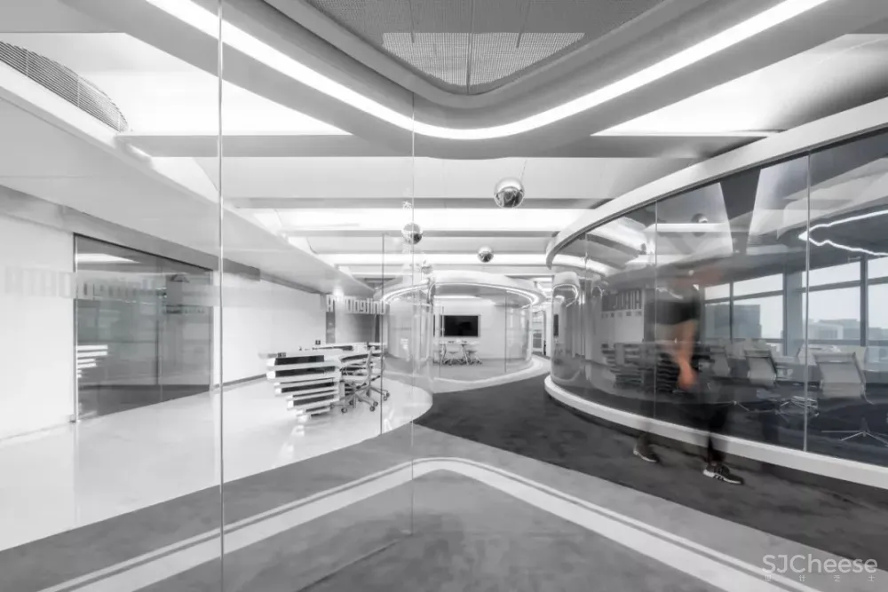 广州珠江新城CBD未来总部办公设计,满满的科技感! 加减智库设计事务所