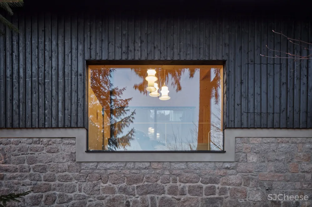 墙后住宅，捷克 / Mjölk architects