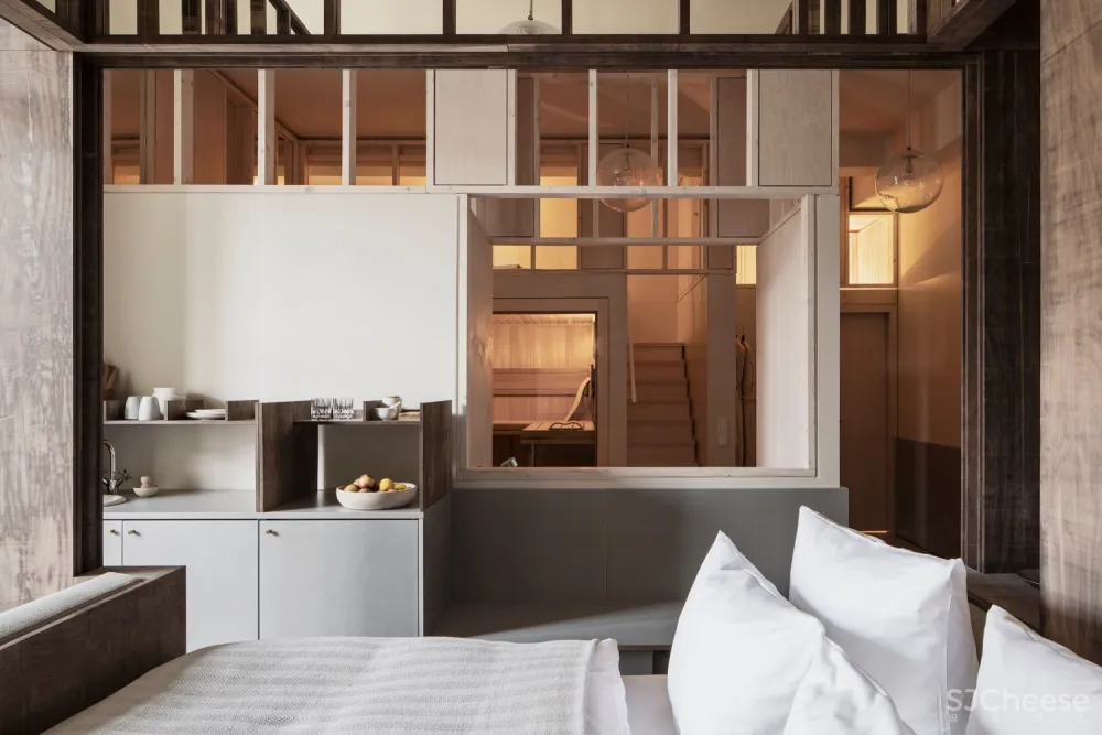 历史元素与未来功能之间创造视觉张力,柏林酒店改造 Jonathan Tuckey Design