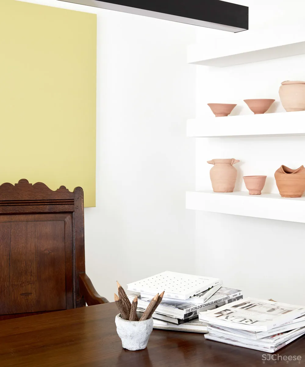 Phoebe Nicol | 精致现代风外壳下的欧洲经典