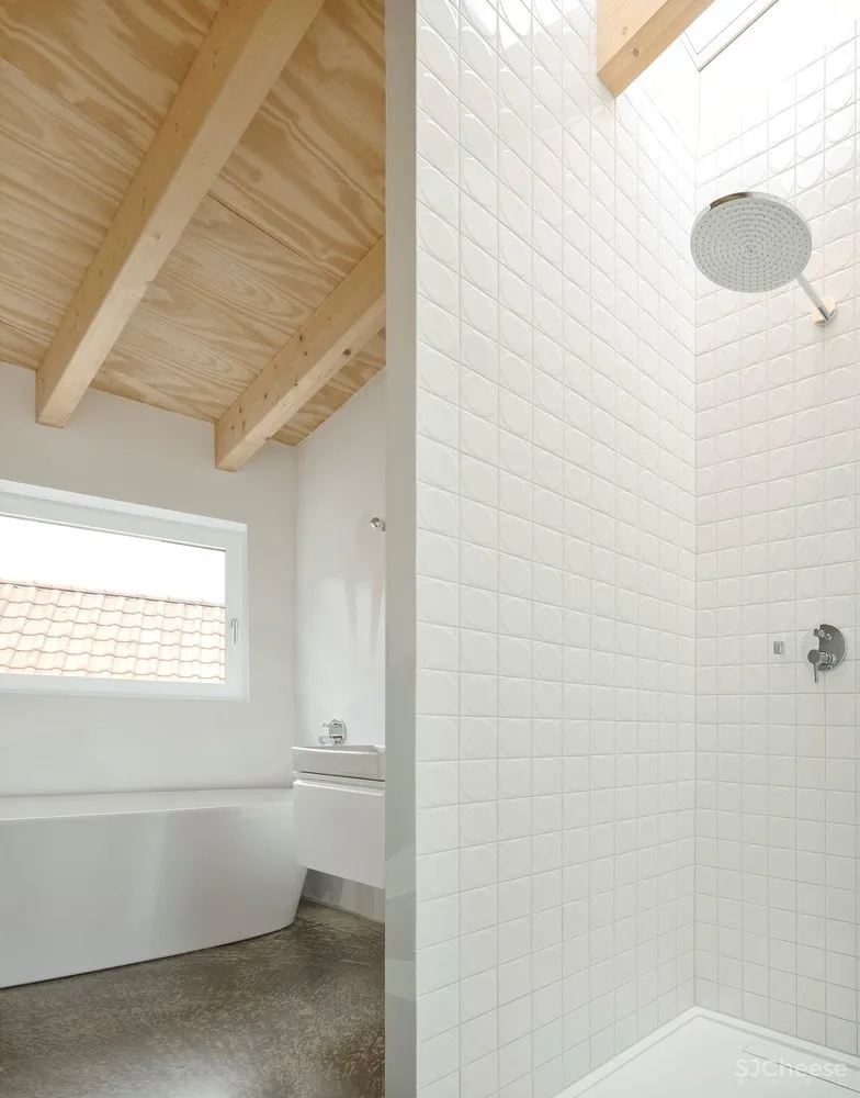 Haus D,顺时针旋转的黑色住宅 / Yonder – Architektur und Design