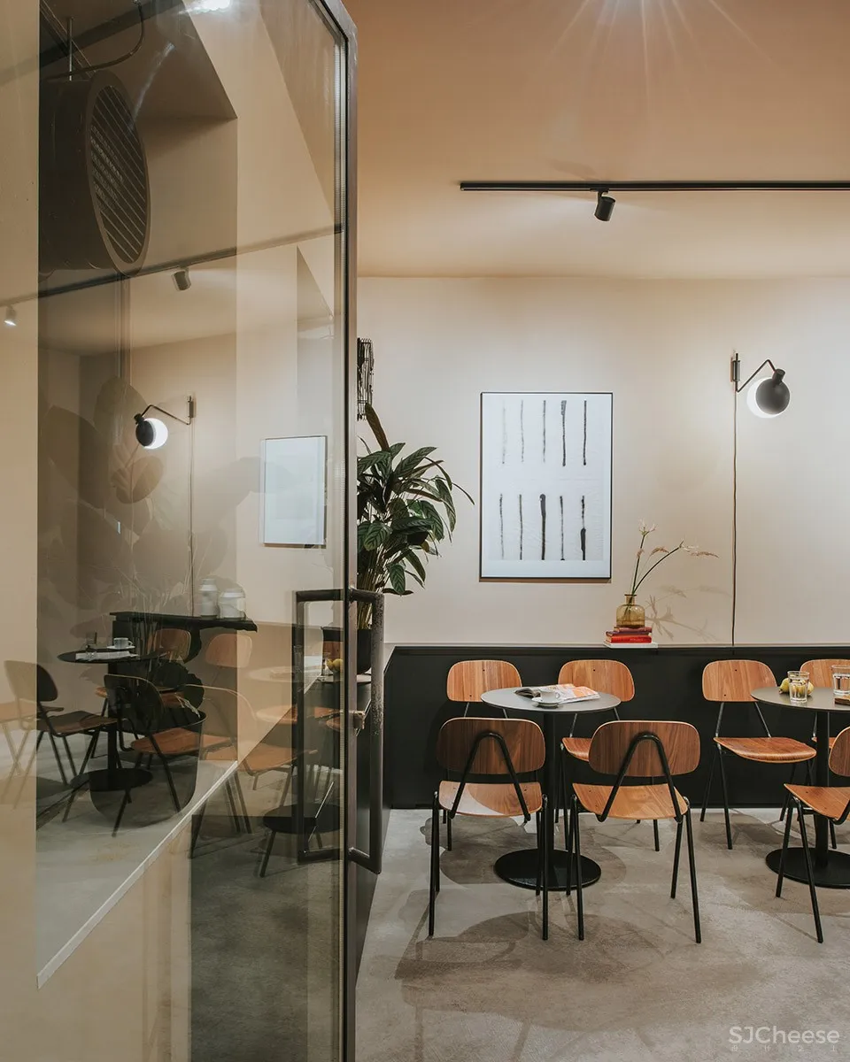 Regular酒吧,克罗地亚 / Regular Company