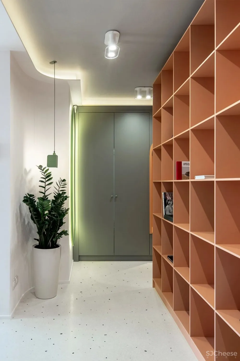 将活珊瑚橘色作为贯穿空间的灵魂丨每一天都是colourful day