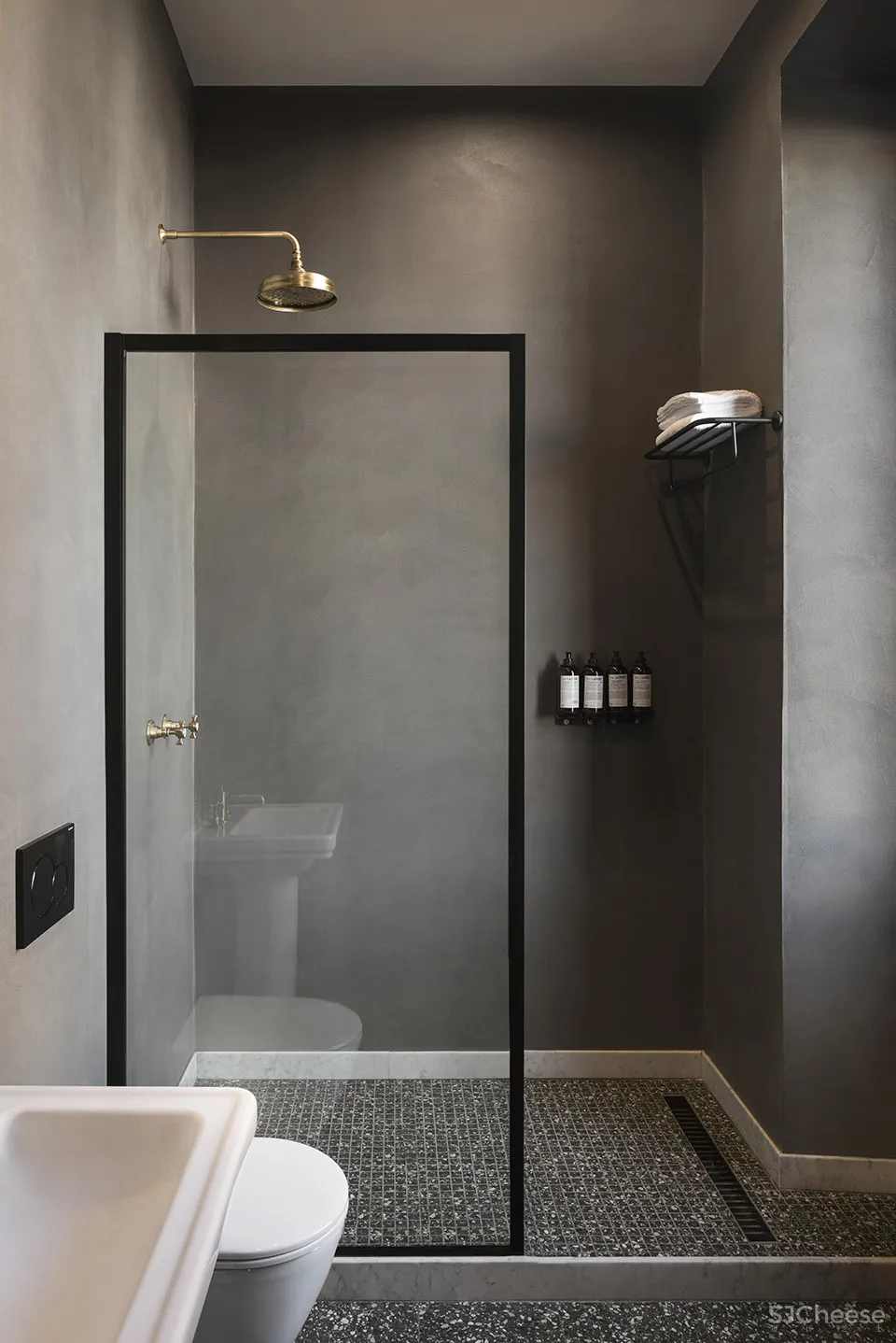 古典与现代的结合，艺术与工业的呼应 TRISTAN PLESSIS STUDIO