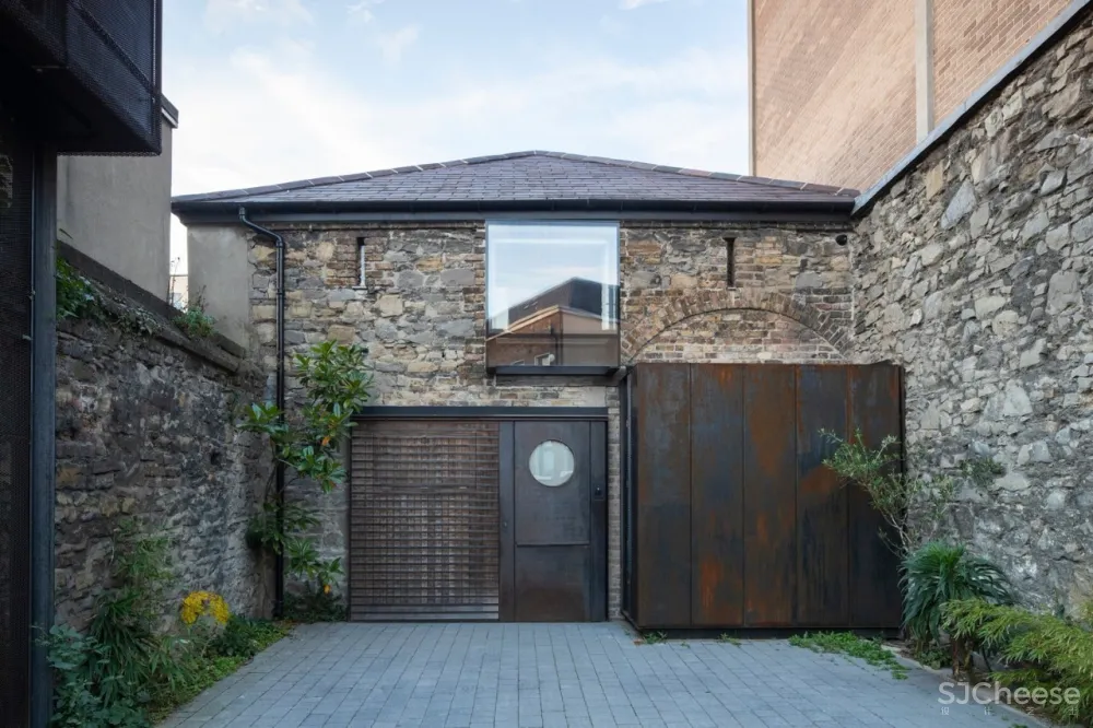 这栋联排别墅翻修后丨实在太潮了