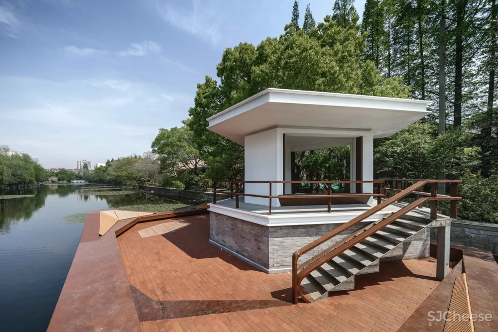 在记忆与希望之间-华东师范大学丽娃河畔书吧修缮，上海 / 上海日清建筑设计有限公司