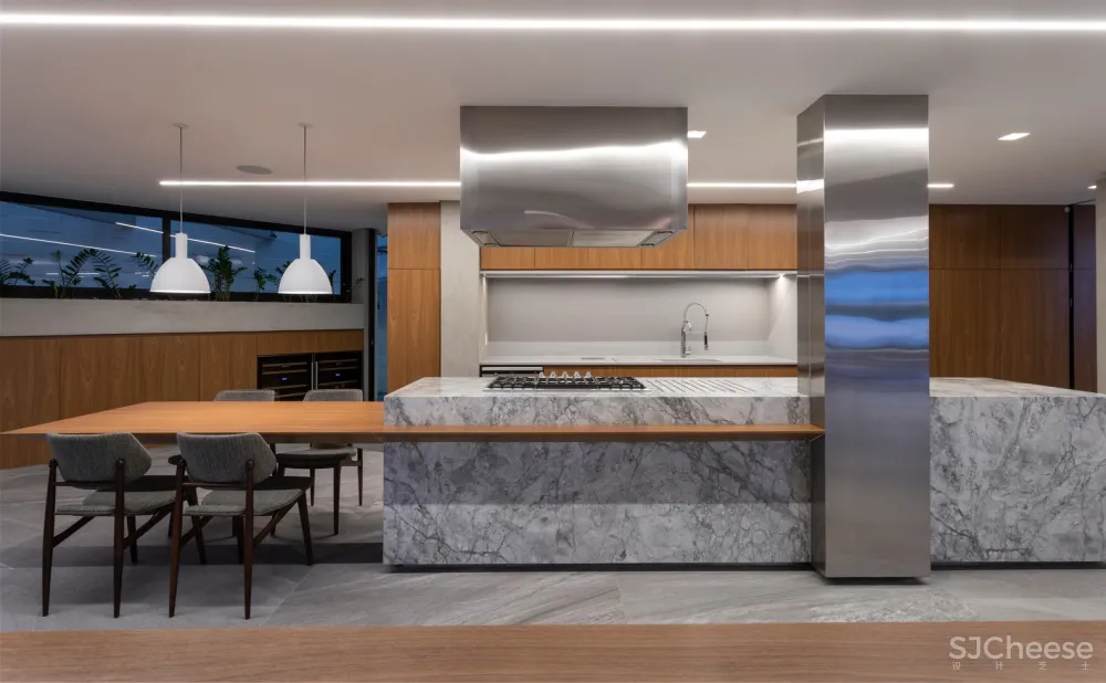 Estúdio Cláudio Resmini | 巴西湖畔三层别墅