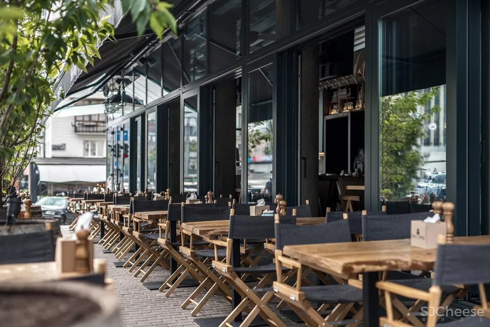 这4个主题餐厅丨天花板设计的太夸张了