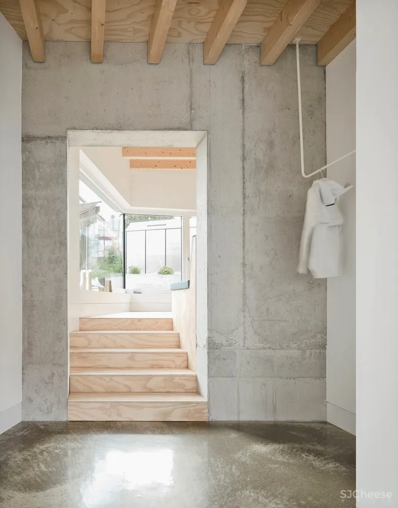 Haus D,顺时针旋转的黑色住宅 / Yonder – Architektur und Design