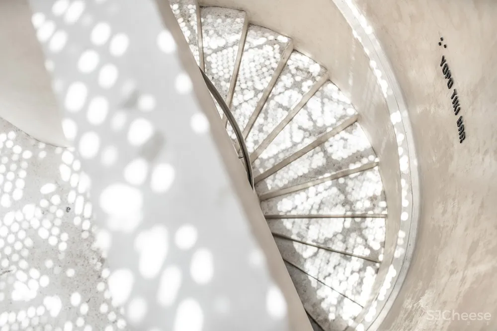 这4个主题餐厅丨天花板设计的太夸张了