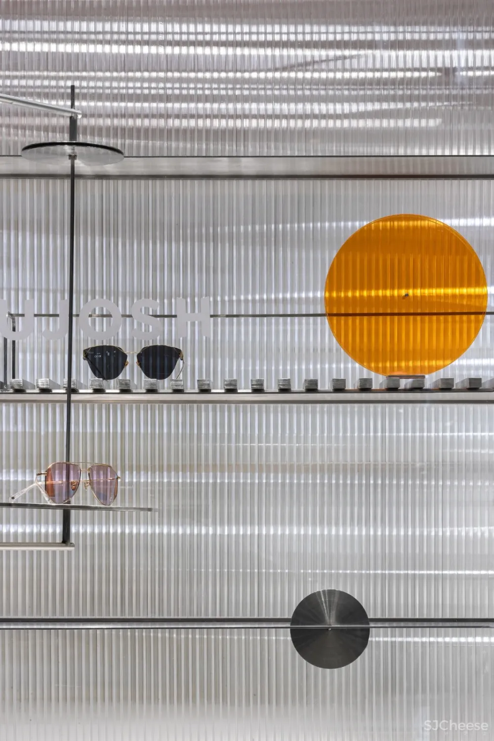 新作 | 仅 40m² 的先锋艺术商店,设计竟这么酷