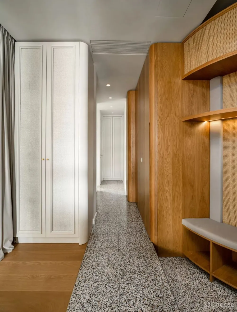 黑框隔断+水磨石丨新古典也可以这么玩