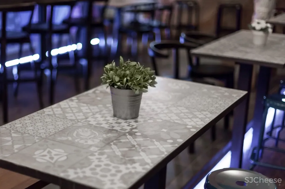 塞尔维亚Princip工业风露天酒吧 餐厅 Arhitektura Budjevac