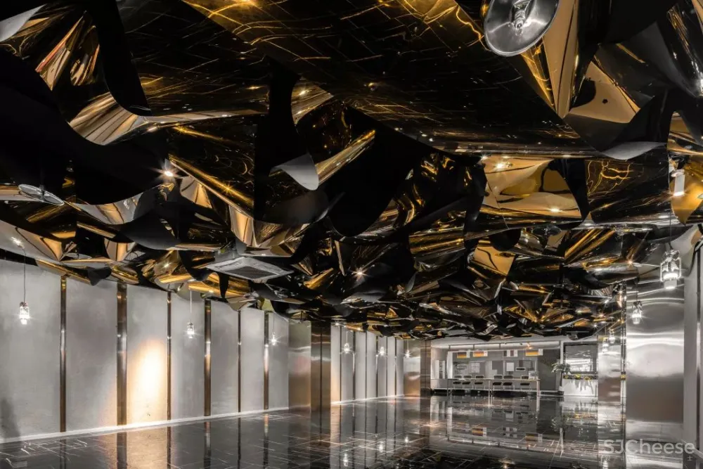 夜幻黑金,鱼翔怡美的办公新空间 周令设计