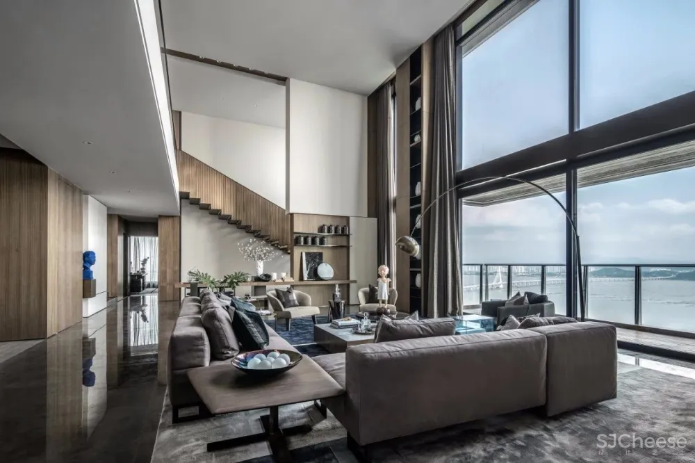 新作 | 775m² 深圳半岛城邦 270° 云海天幕超级顶复,无敌空中泳池