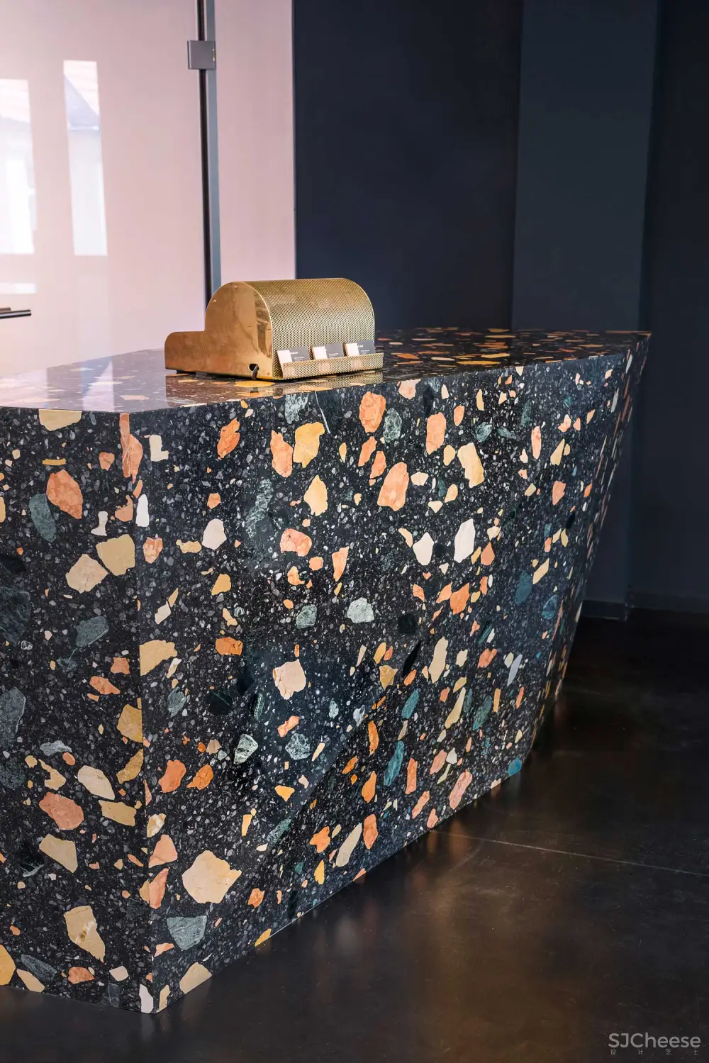 Studio Karhard | 柏林都市牙医诊所设计