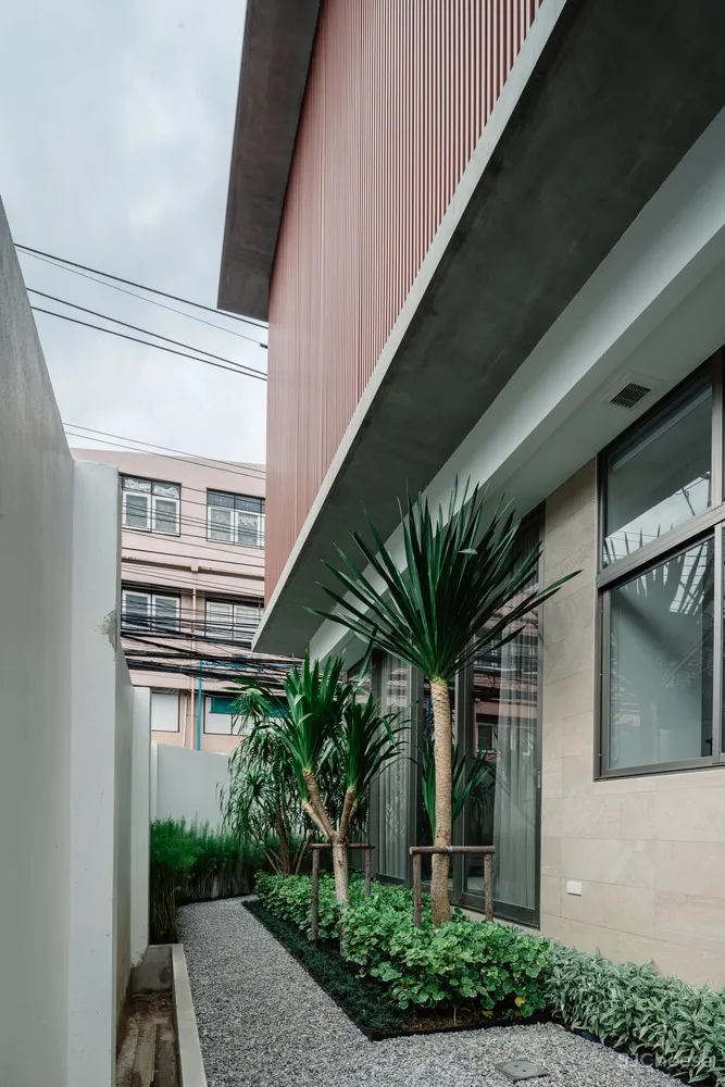 FLAT12x | 古典与现代结合的泰国住宅 Bird Bom House