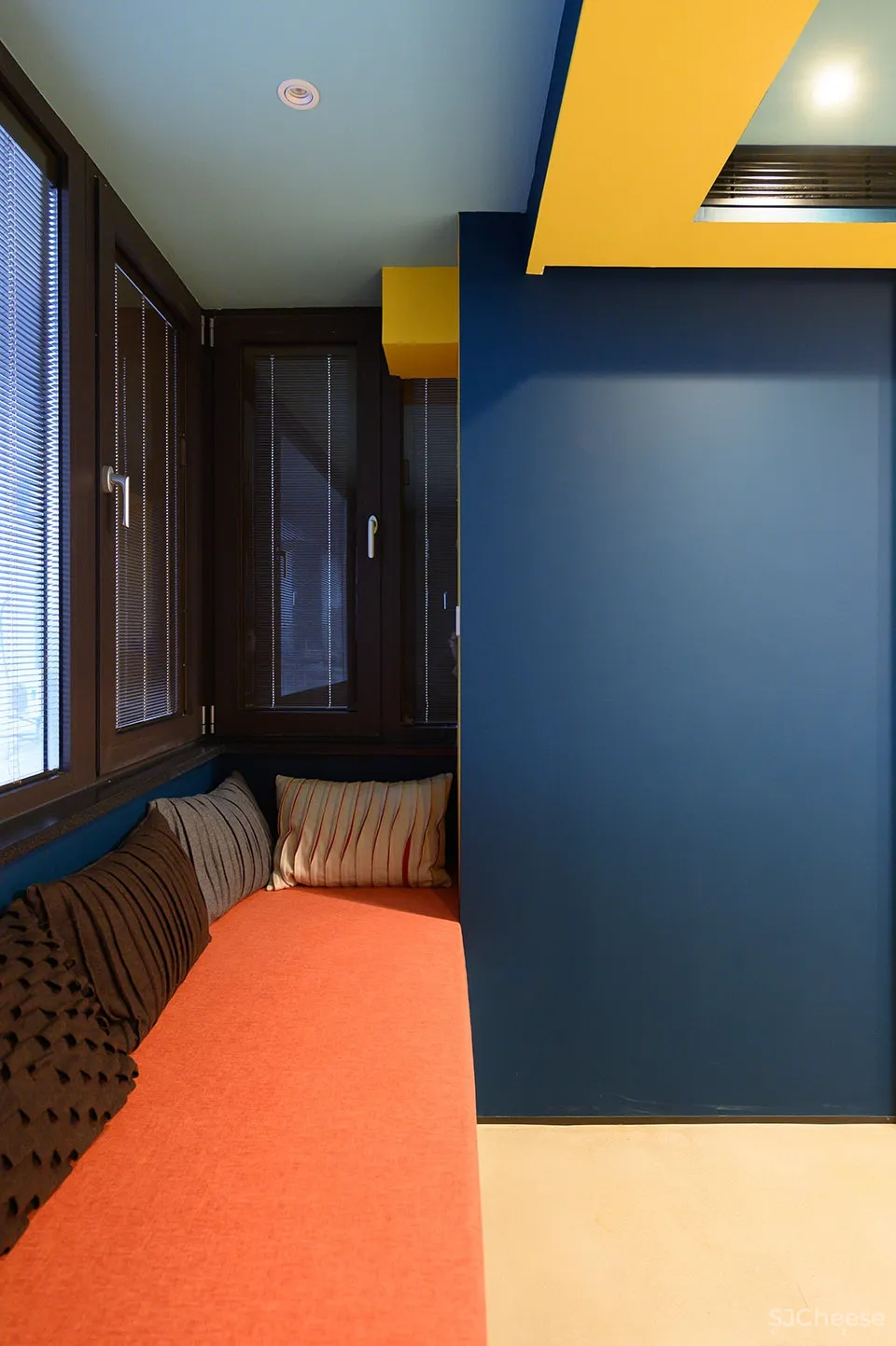 45㎡老房改造为智能化单身公寓,上海松柏公寓改造 张烨建筑事务所