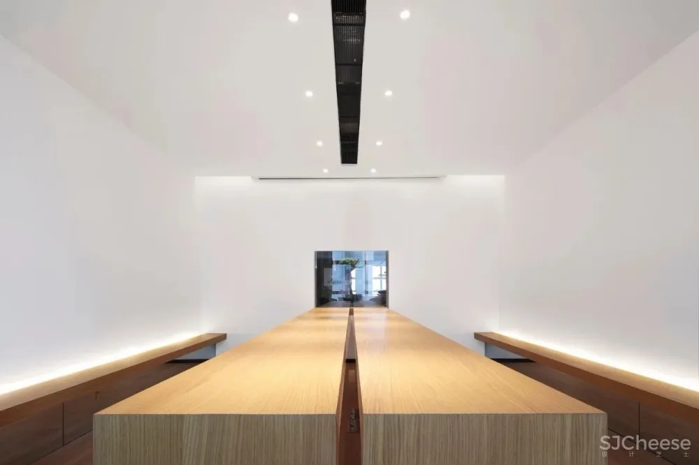 干净、优雅、艺术的办公空间设计