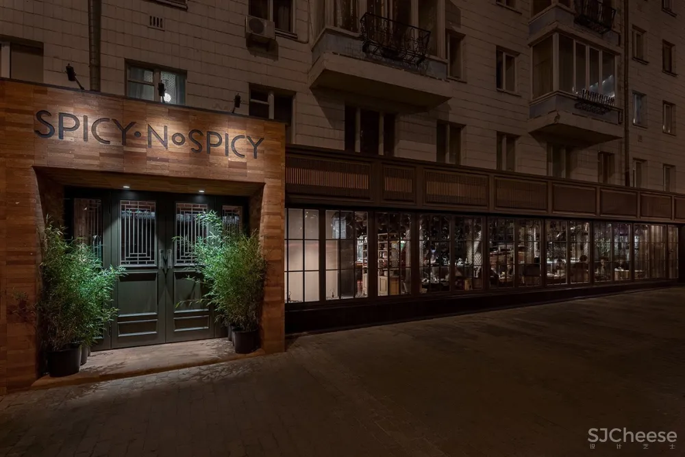 这4个主题餐厅丨天花板设计的太夸张了