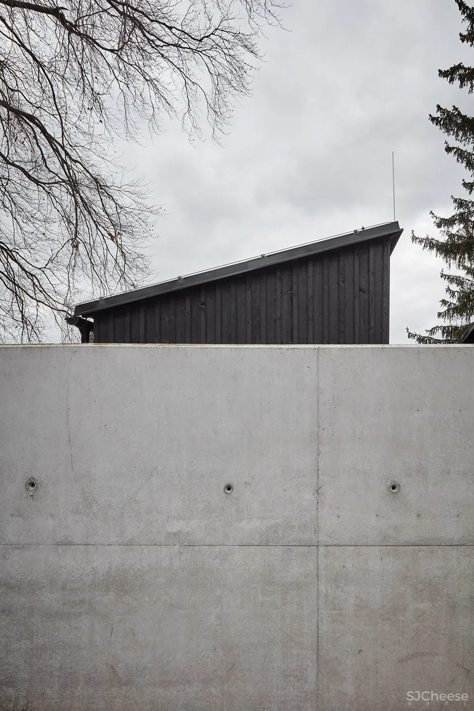 墙后住宅，捷克 / Mjölk architects