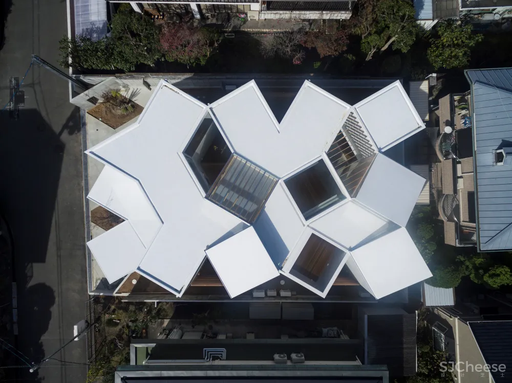 House in Hokusetsu by Tato Architects