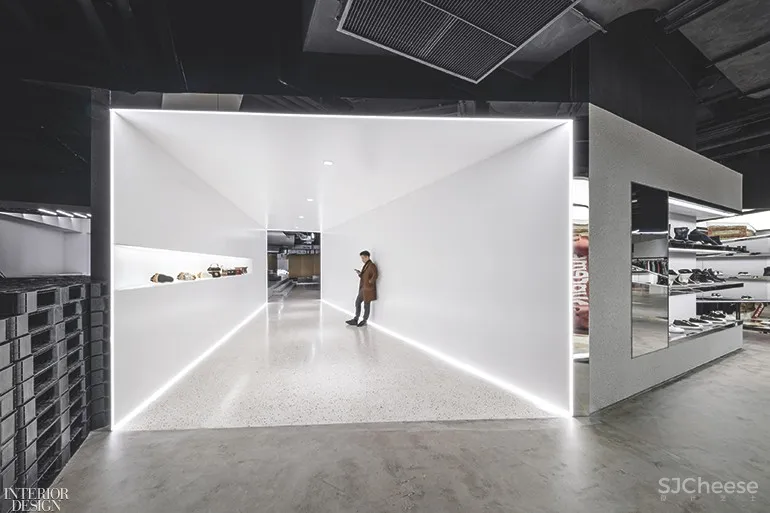 Spacemen为在线零售商打造前卫的上海店