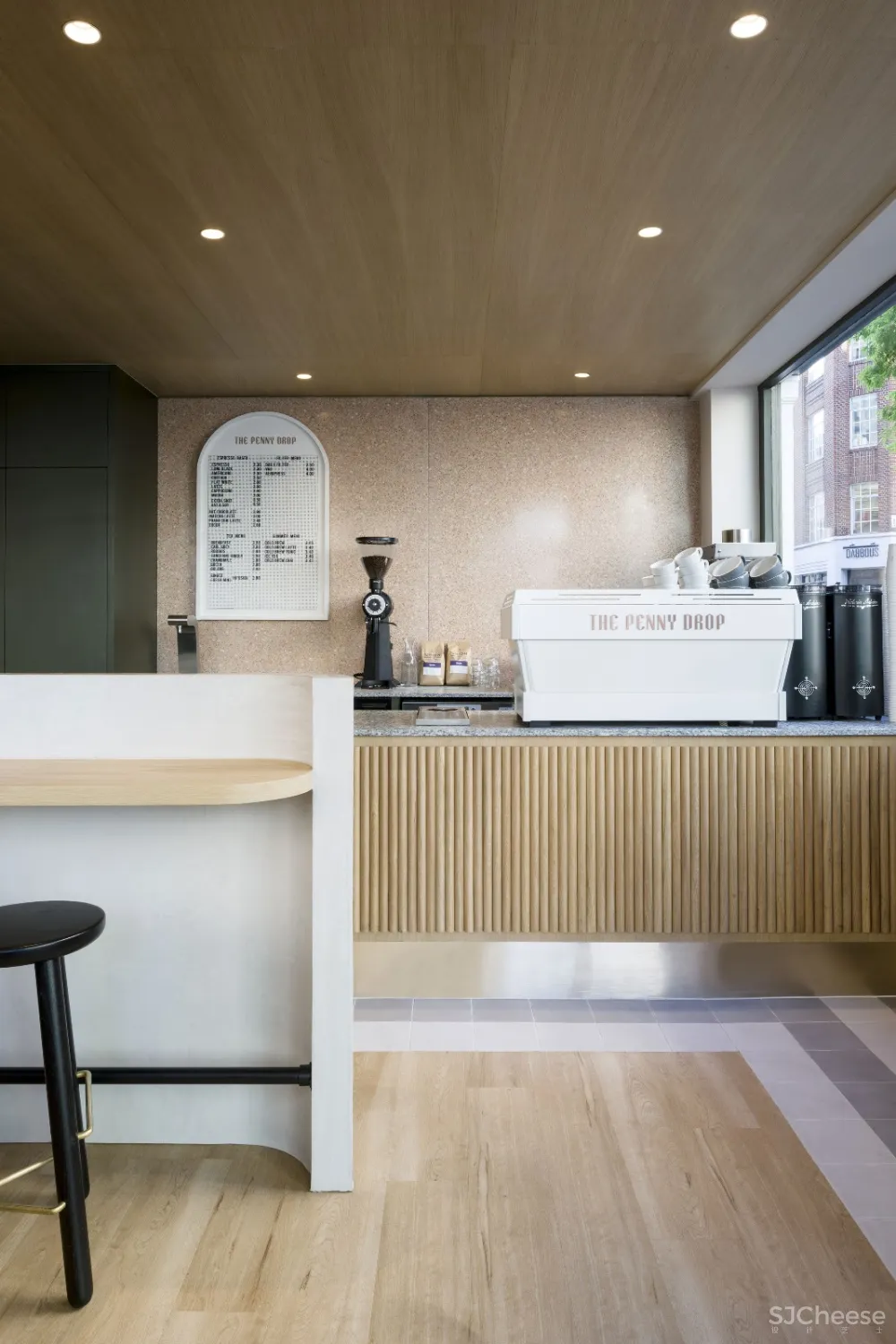 伦敦Penny Drop餐饮店 Golden