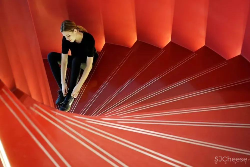 连自成年度力作!复星集团·BFC外滩金融中心空中健身会所