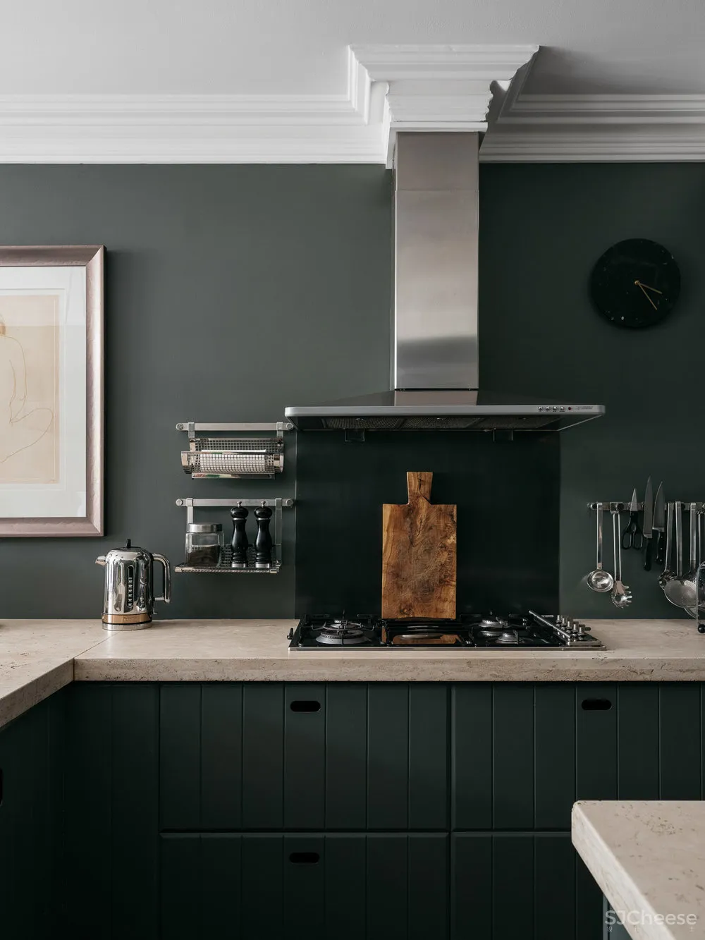 Phoebe Nicol | 精致现代风外壳下的欧洲经典