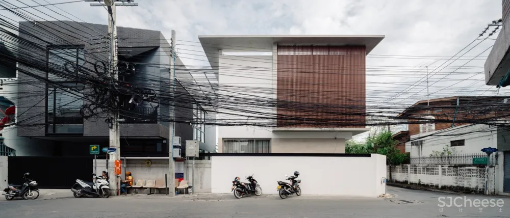 FLAT12x | 古典与现代结合的泰国住宅 Bird Bom House