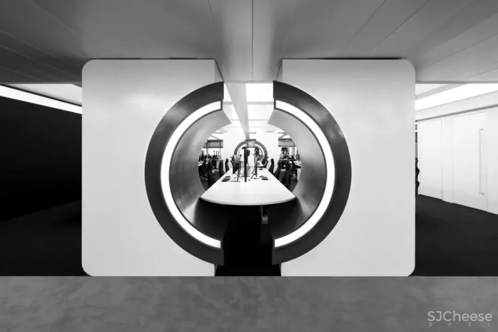 广州珠江新城CBD未来总部办公设计,满满的科技感! 加减智库设计事务所