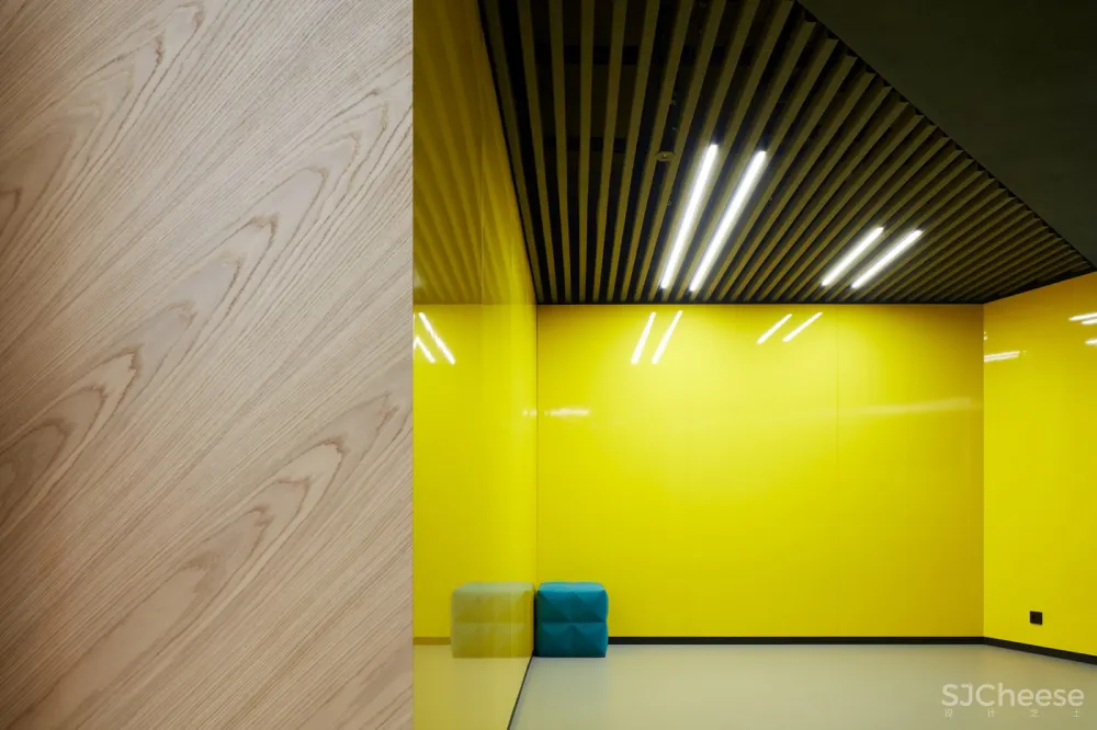 以细胞分裂、生长和分化的方式设计空间，布拉格EOH IT中心 Perspektiv s.r.o.