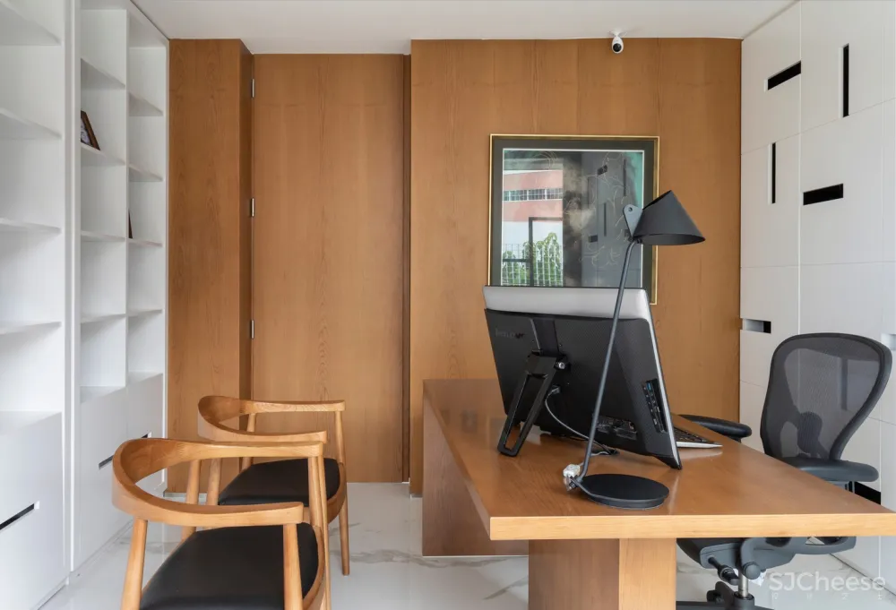 Estúdio Cláudio Resmini | 巴西湖畔三层别墅