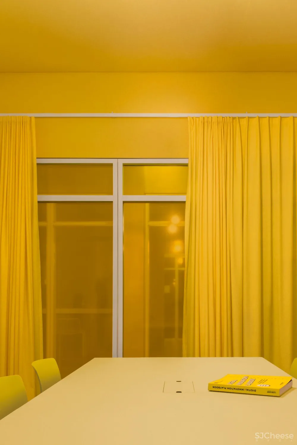 柏林550㎡色彩鲜艳的Futurice工作空间 Ester Bruzkus