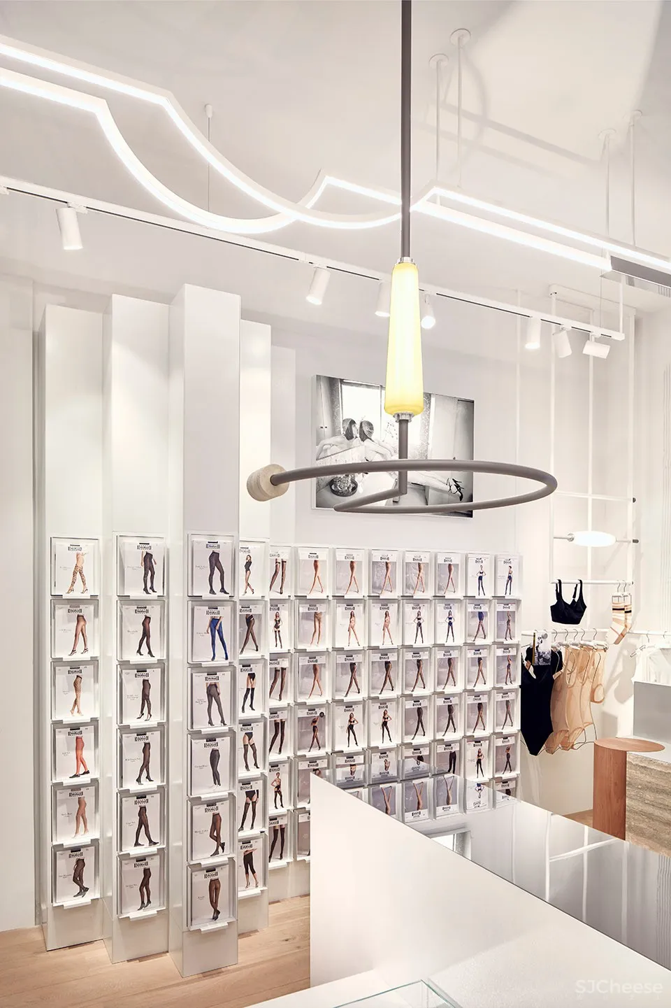 Wolford巴黎店，法国 / Studio Modijefsky