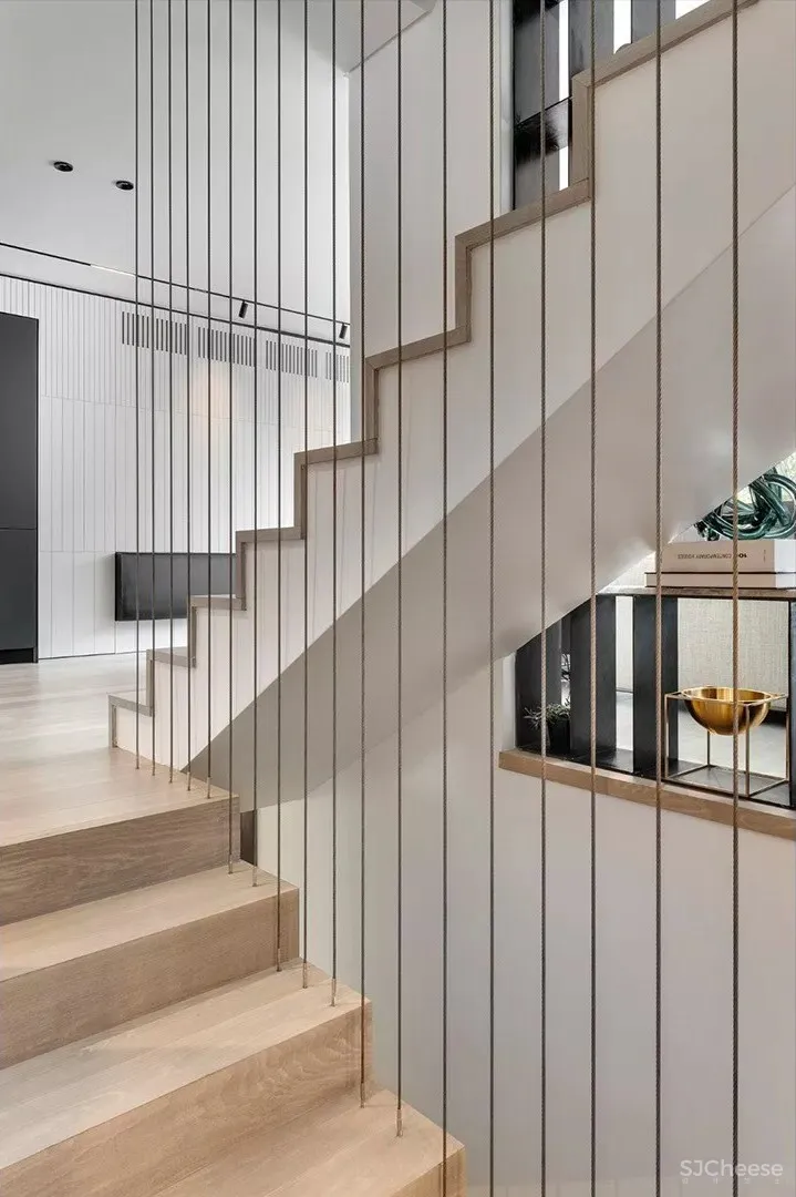 黑白灰品质感大宅 Aviram Kushmirski